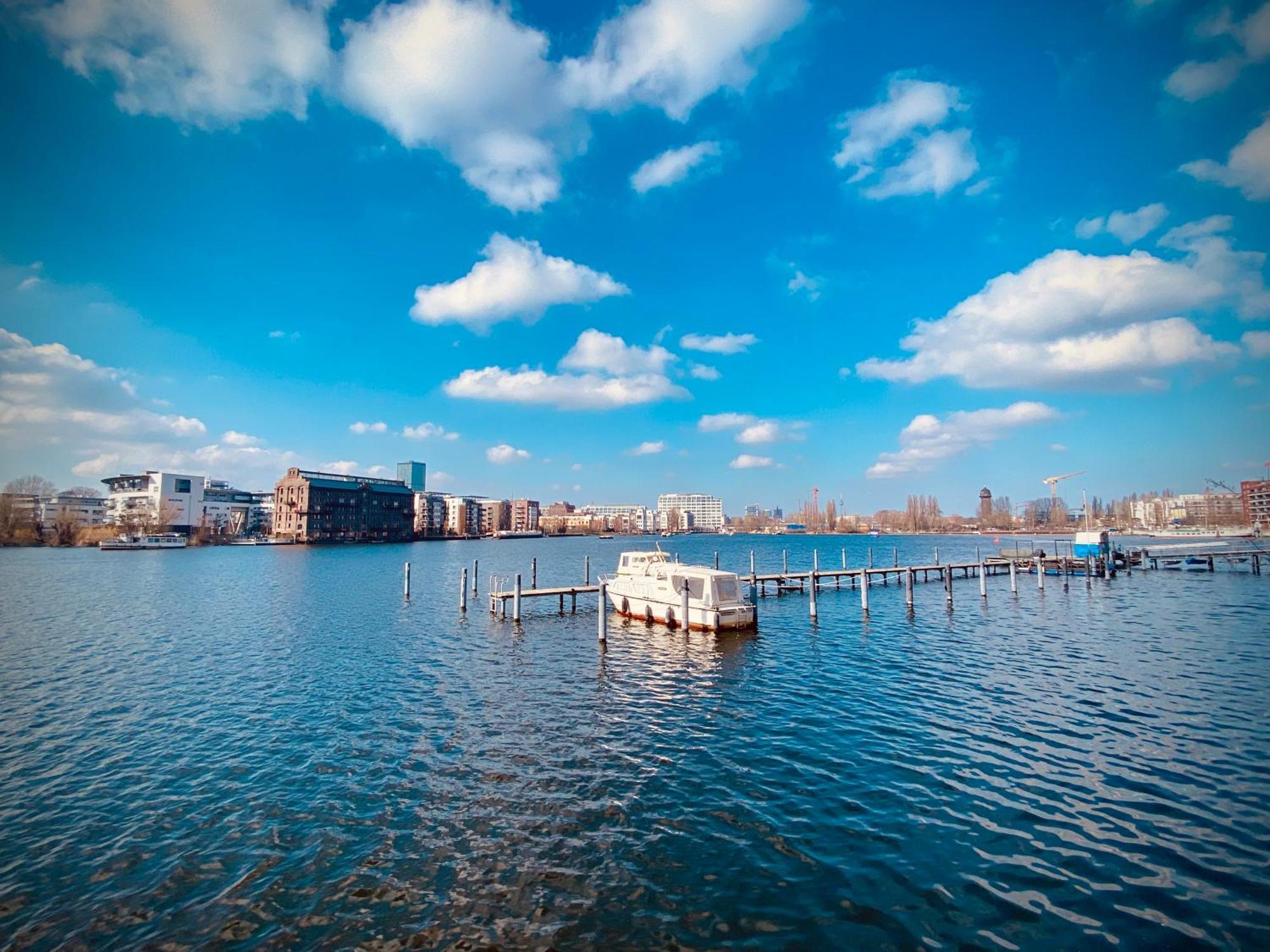 Schoene Aussichten Mitten In Berlin - Il Sole Luaran gambar